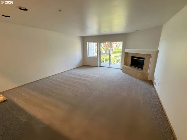 247 N HAYDEN BAY Dr, Portland, OR 97217