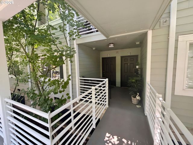 247 N HAYDEN BAY Dr, Portland, OR 97217