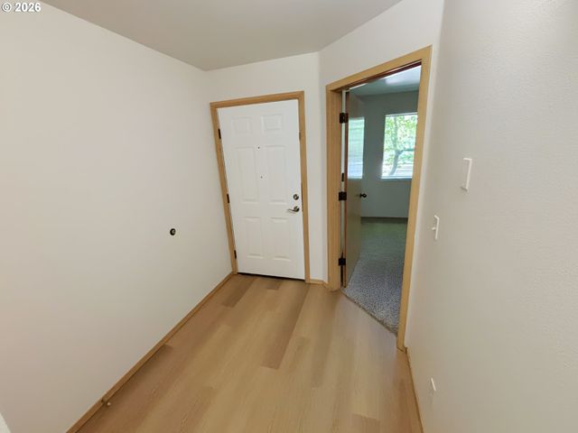 247 N HAYDEN BAY Dr, Portland, OR 97217