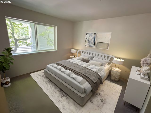 247 N HAYDEN BAY Dr, Portland, OR 97217