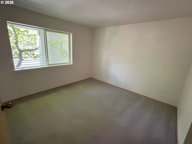 247 N HAYDEN BAY Dr, Portland, OR 97217