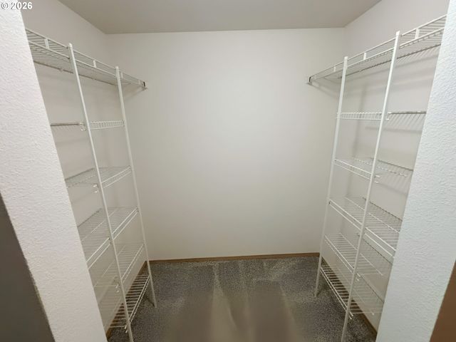 247 N HAYDEN BAY Dr, Portland, OR 97217