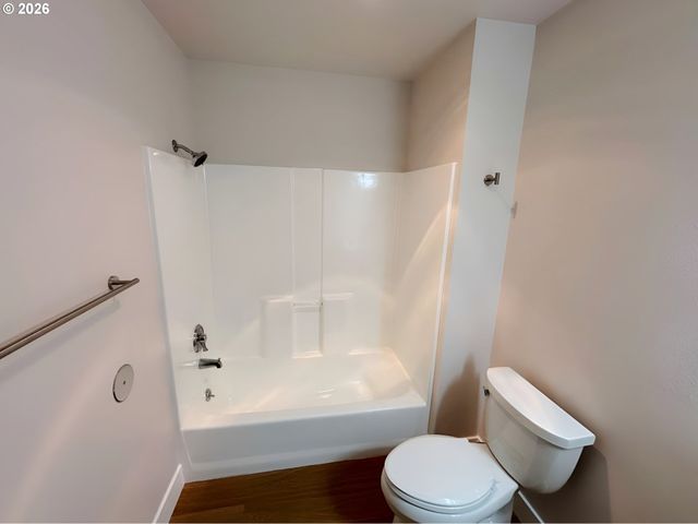 247 N HAYDEN BAY Dr, Portland, OR 97217