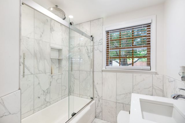 2140 Walnut Court, Glenview, IL 60025
