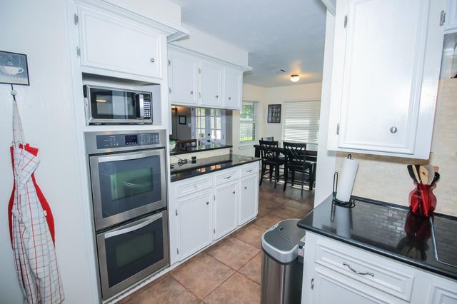 1111 Appleford Drive, Seabrook, TX 77586