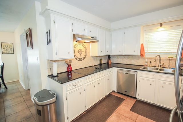 1111 Appleford Drive, Seabrook, TX 77586