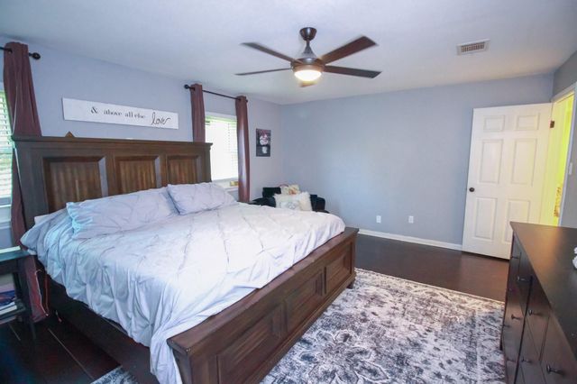 1111 Appleford Drive, Seabrook, TX 77586