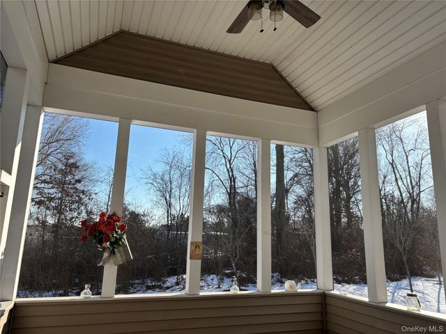 27 Dutch Court, Wappingers Falls, NY 12590