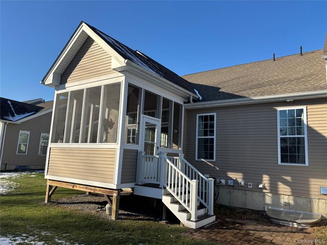 27 Dutch Court, Wappingers Falls, NY 12590