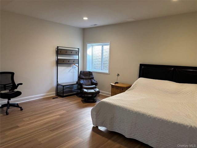 27 Dutch Court, Wappingers Falls, NY 12590