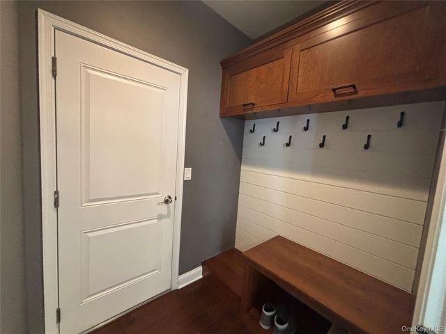 27 Dutch Court, Wappingers Falls, NY 12590