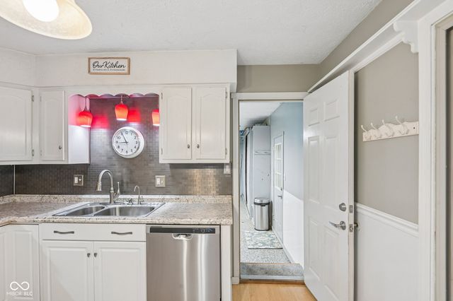 10373 WHISPERING WINDS, Indianapolis, IN 46234