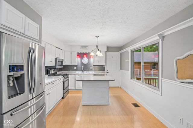 10373 WHISPERING WINDS, Indianapolis, IN 46234