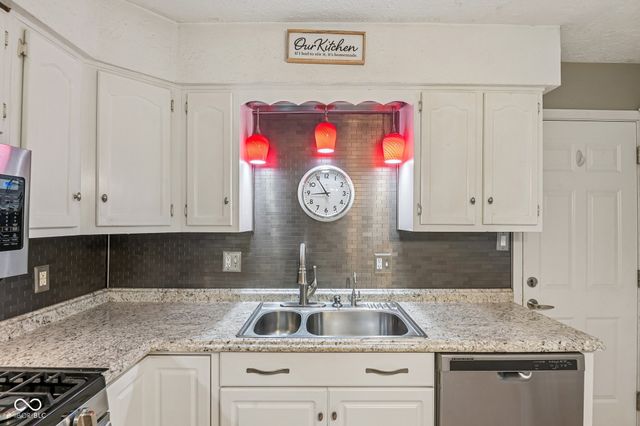 10373 WHISPERING WINDS, Indianapolis, IN 46234