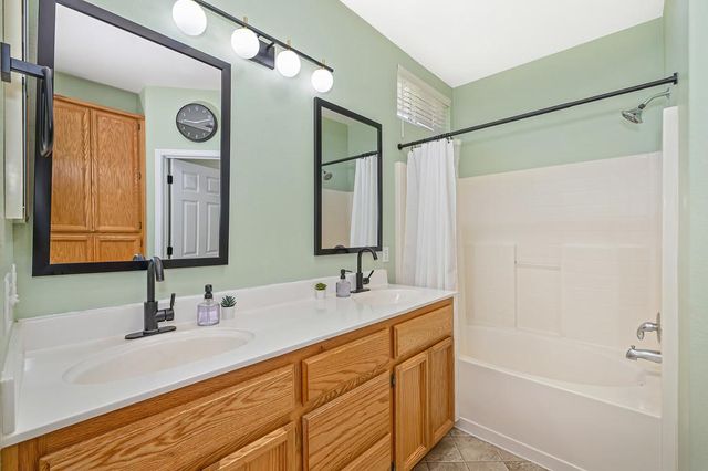 9226 Lucchesi Dr, Sacramento, CA 95829