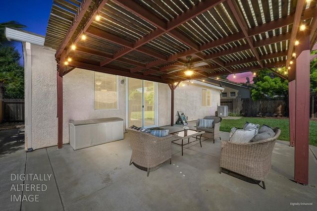 9226 Lucchesi Dr, Sacramento, CA 95829