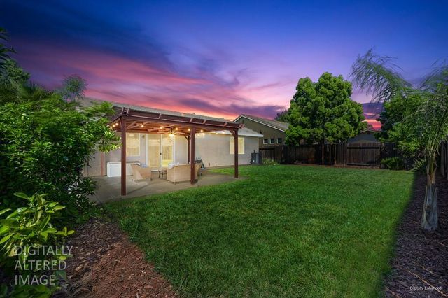 9226 Lucchesi Dr, Sacramento, CA 95829