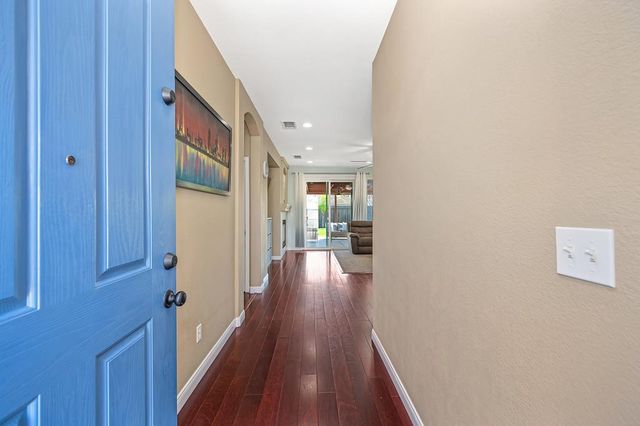 9226 Lucchesi Dr, Sacramento, CA 95829