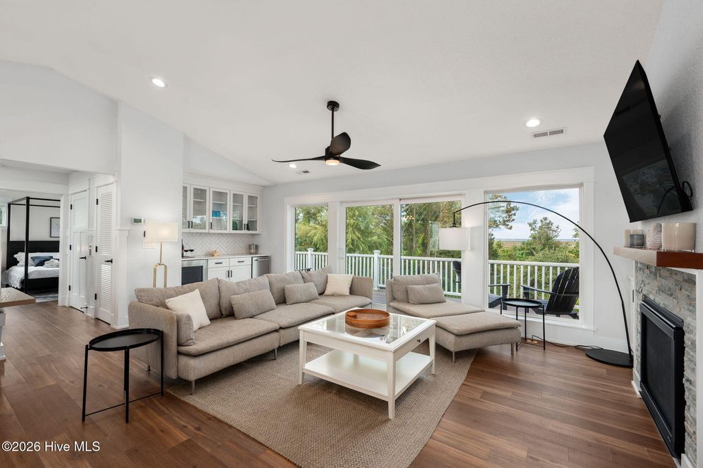 Image 10 of property listing at 768 Hunt Club Drive, Corolla, NC 27927