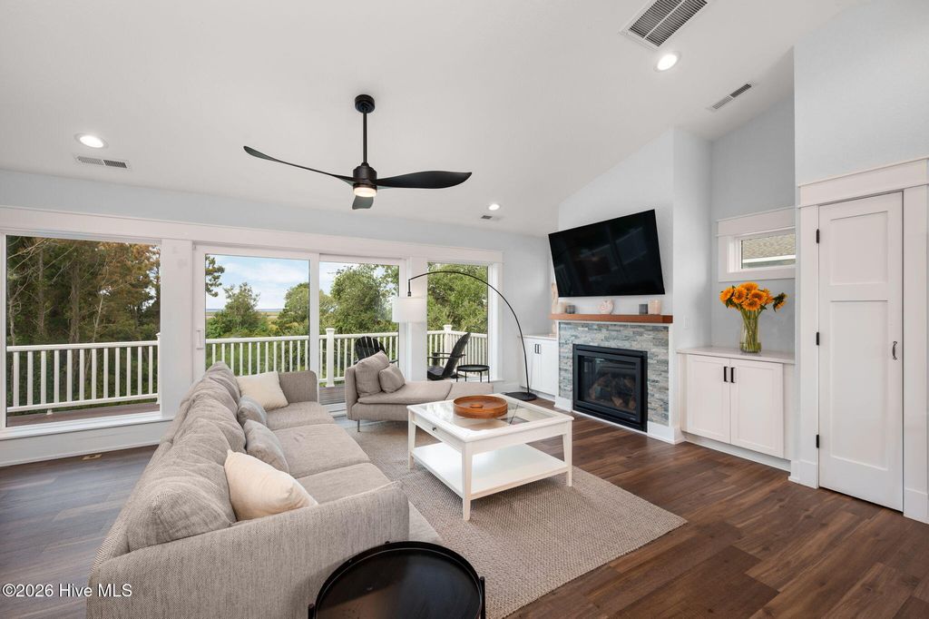 Image 12 of property listing at 768 Hunt Club Drive, Corolla, NC 27927