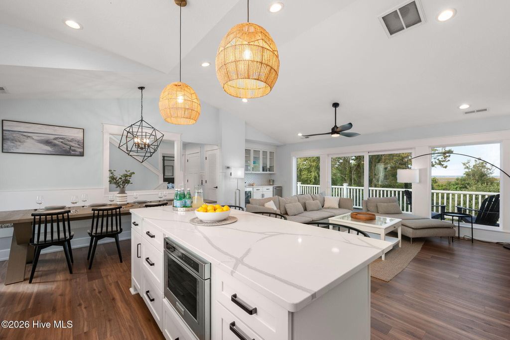 Image 17 of property listing at 768 Hunt Club Drive, Corolla, NC 27927