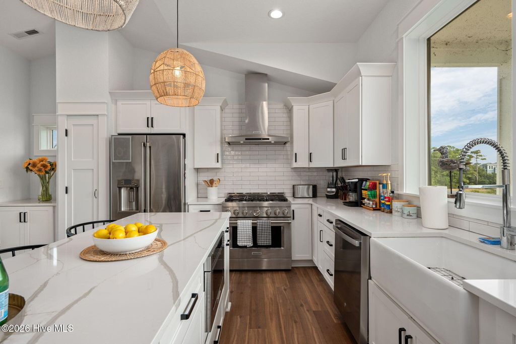 Image 4 of property listing at 768 Hunt Club Drive, Corolla, NC 27927