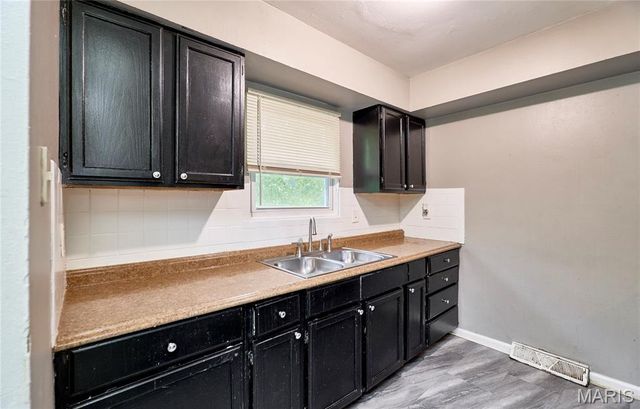 10132 Cavalier Court, St Louis, MO 63136
