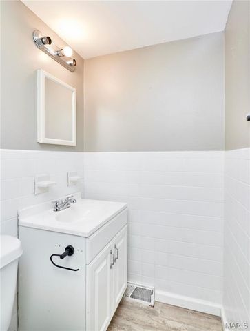 10132 Cavalier Court, St Louis, MO 63136