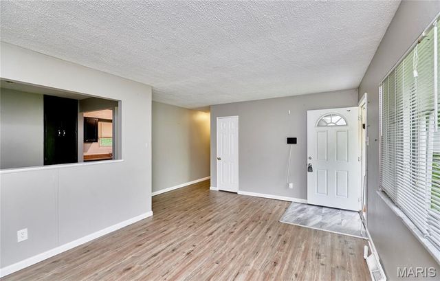 10132 Cavalier Court, St Louis, MO 63136