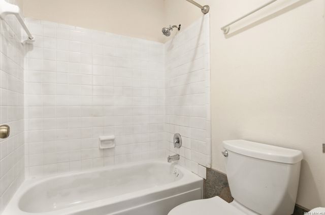 7711 Callaghan Rd Apt 404, San Antonio, TX 78229