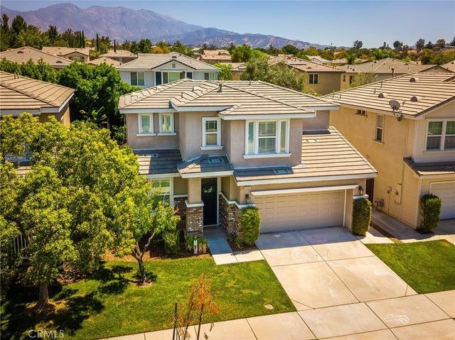 33320 Wallace Way, Yucaipa, CA 92399