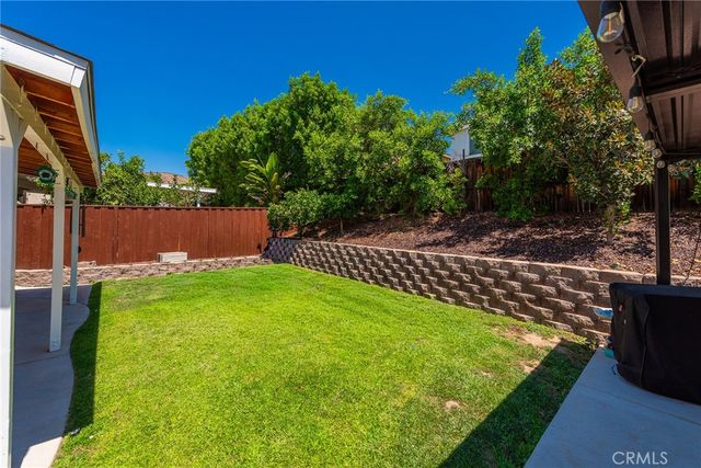 33320 Wallace Way, Yucaipa, CA 92399
