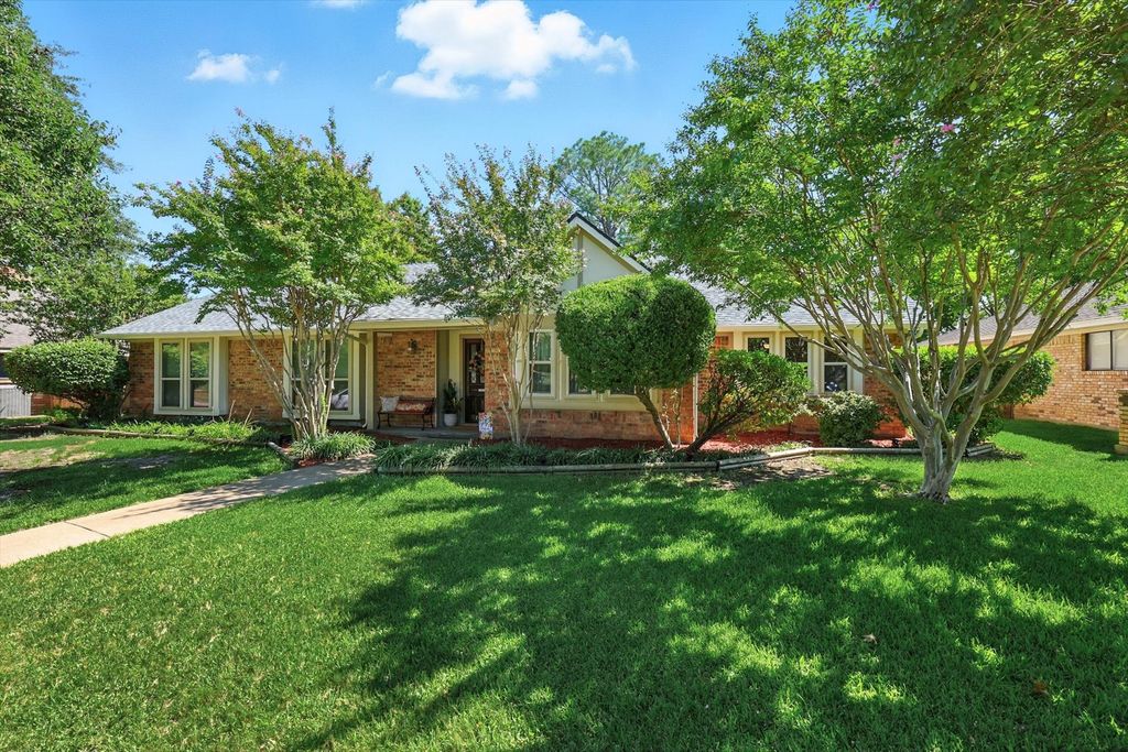 1506 N Valley Parkway, Lewisville, TX 75077
