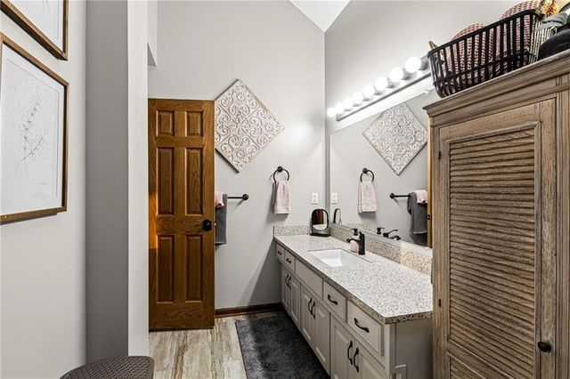 8032 N Everton Avenue, Kansas City, MO 64152