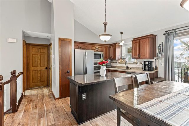 8032 N Everton Avenue, Kansas City, MO 64152