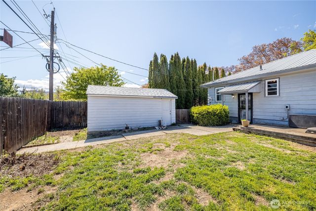 405 Pioneer Drive, Wenatchee, WA 98801