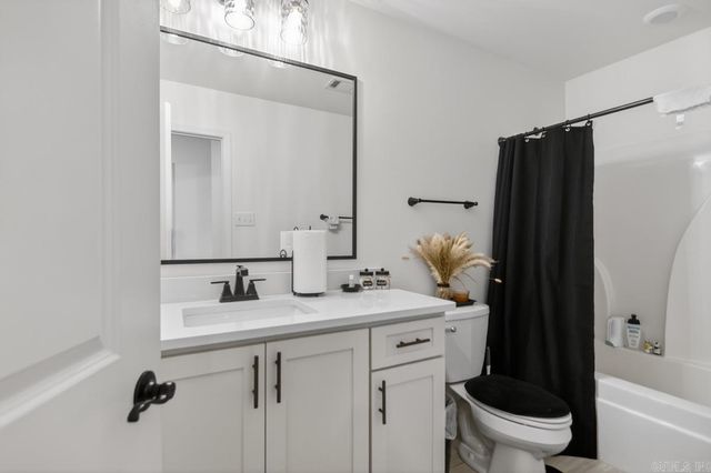 1408 Woolridge Drive, Benton, AR 72019