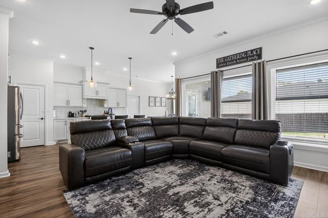 1408 Woolridge Drive, Benton, AR 72019