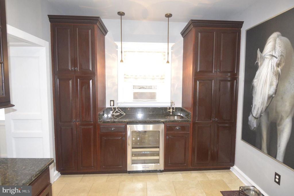 Image 11 of property listing at 7703 CHESTNUT AVE, Baltimore, MD 21234