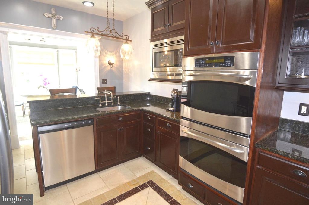 Image 12 of property listing at 7703 CHESTNUT AVE, Baltimore, MD 21234