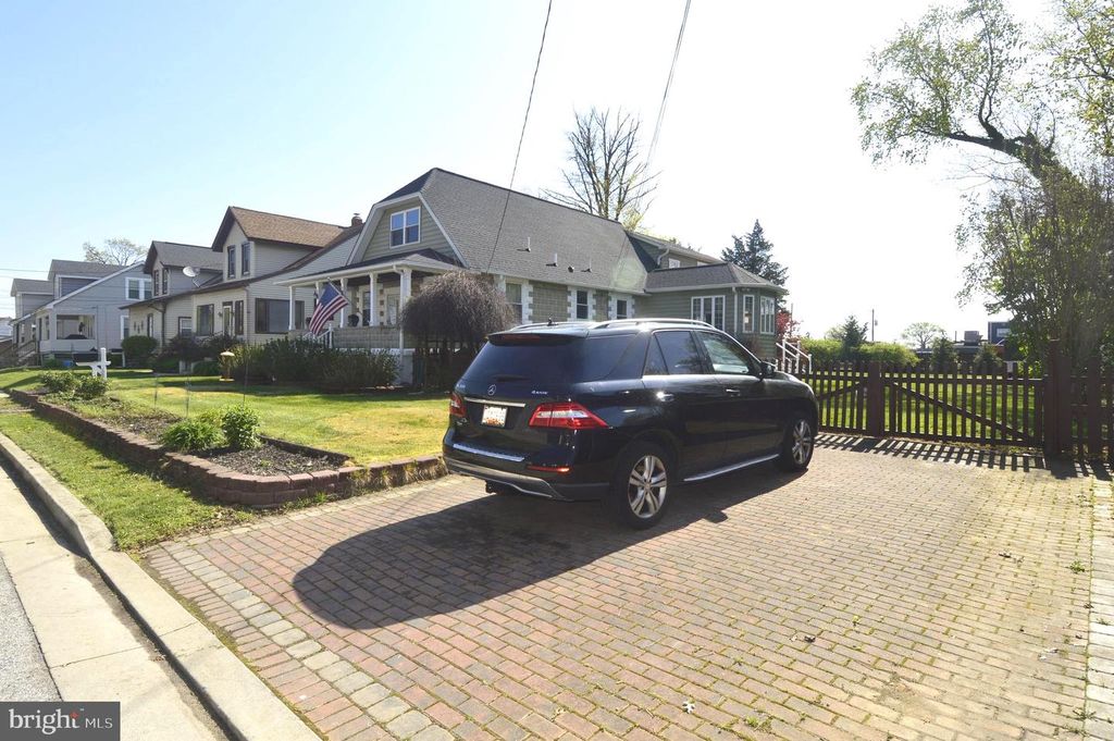 Image 41 of property listing at 7703 CHESTNUT AVE, Baltimore, MD 21234