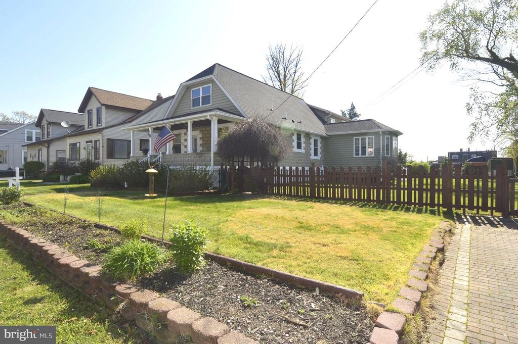 Image 44 of property listing at 7703 CHESTNUT AVE, Baltimore, MD 21234