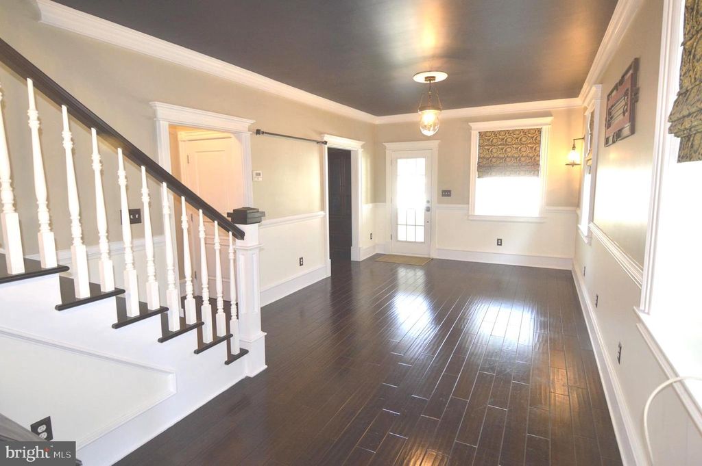 Image 5 of property listing at 7703 CHESTNUT AVE, Baltimore, MD 21234