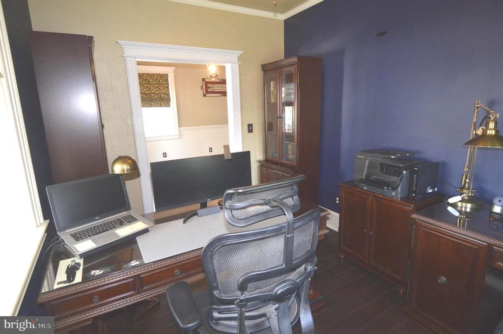 Image 6 of property listing at 7703 CHESTNUT AVE, Baltimore, MD 21234