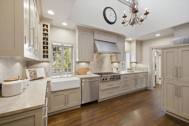 760 Edgewood Road, San Mateo, CA 94402