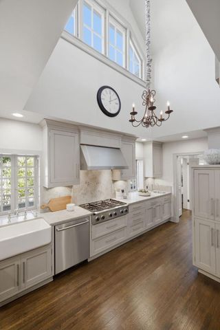760 Edgewood Road, San Mateo, CA 94402