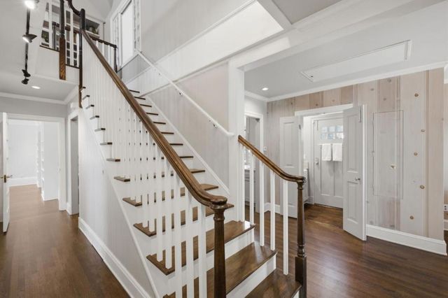 760 Edgewood Road, San Mateo, CA 94402