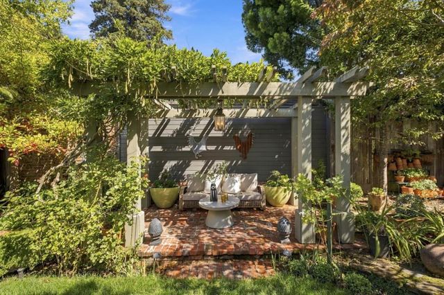 760 Edgewood Road, San Mateo, CA 94402