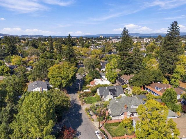 760 Edgewood Road, San Mateo, CA 94402