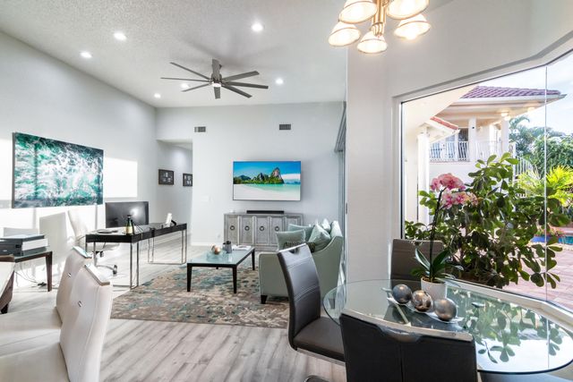10726 Greenbriar Villa Drive, Lake Worth, FL 33449
